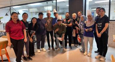 Beyond the Boardroom: Why Your Next Team Building Activity Should Be in the Kitchen